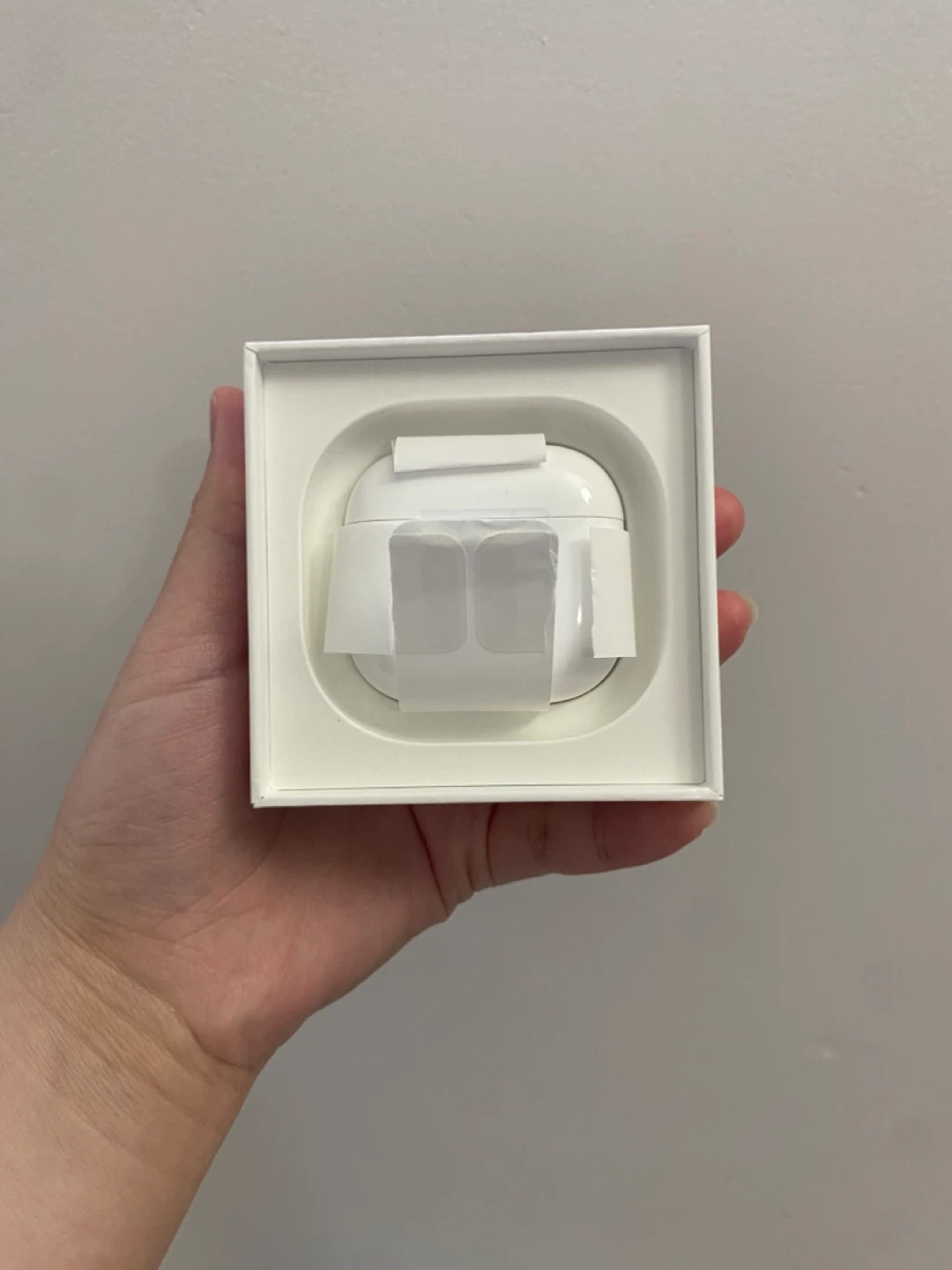 Apple AirPods 4 – Like New (Only Used Once) - photo 4