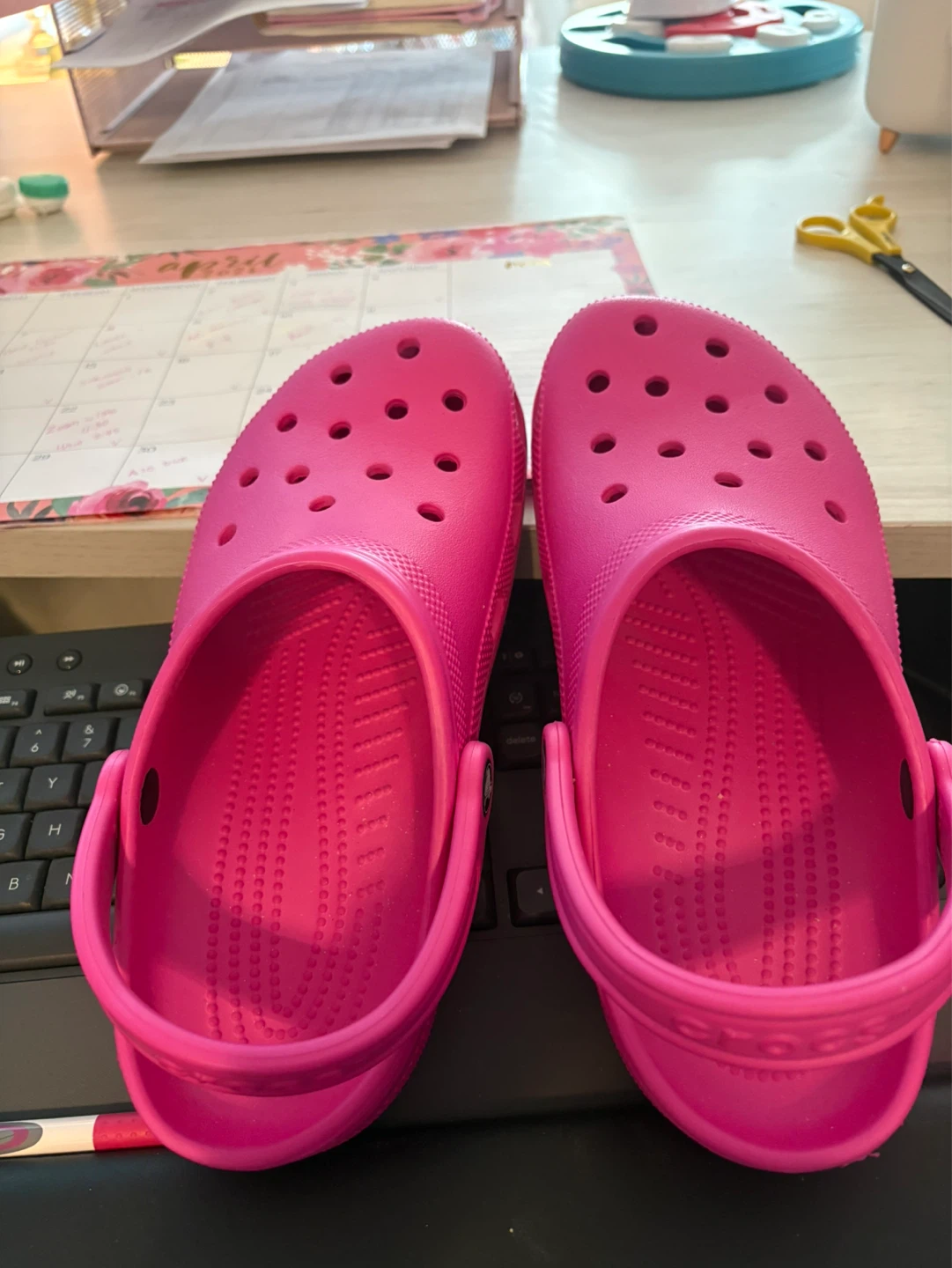 Crocs Classic Clogs - Pink Size W9 M7