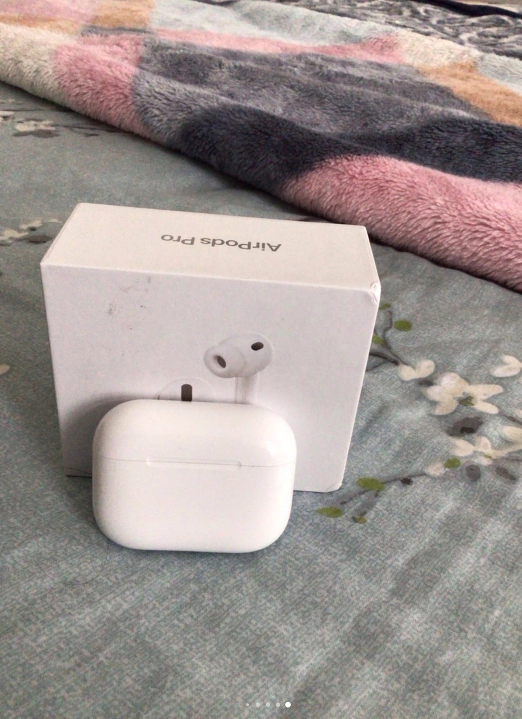 Apple AirPods Pro (2nd generation) - photo 2