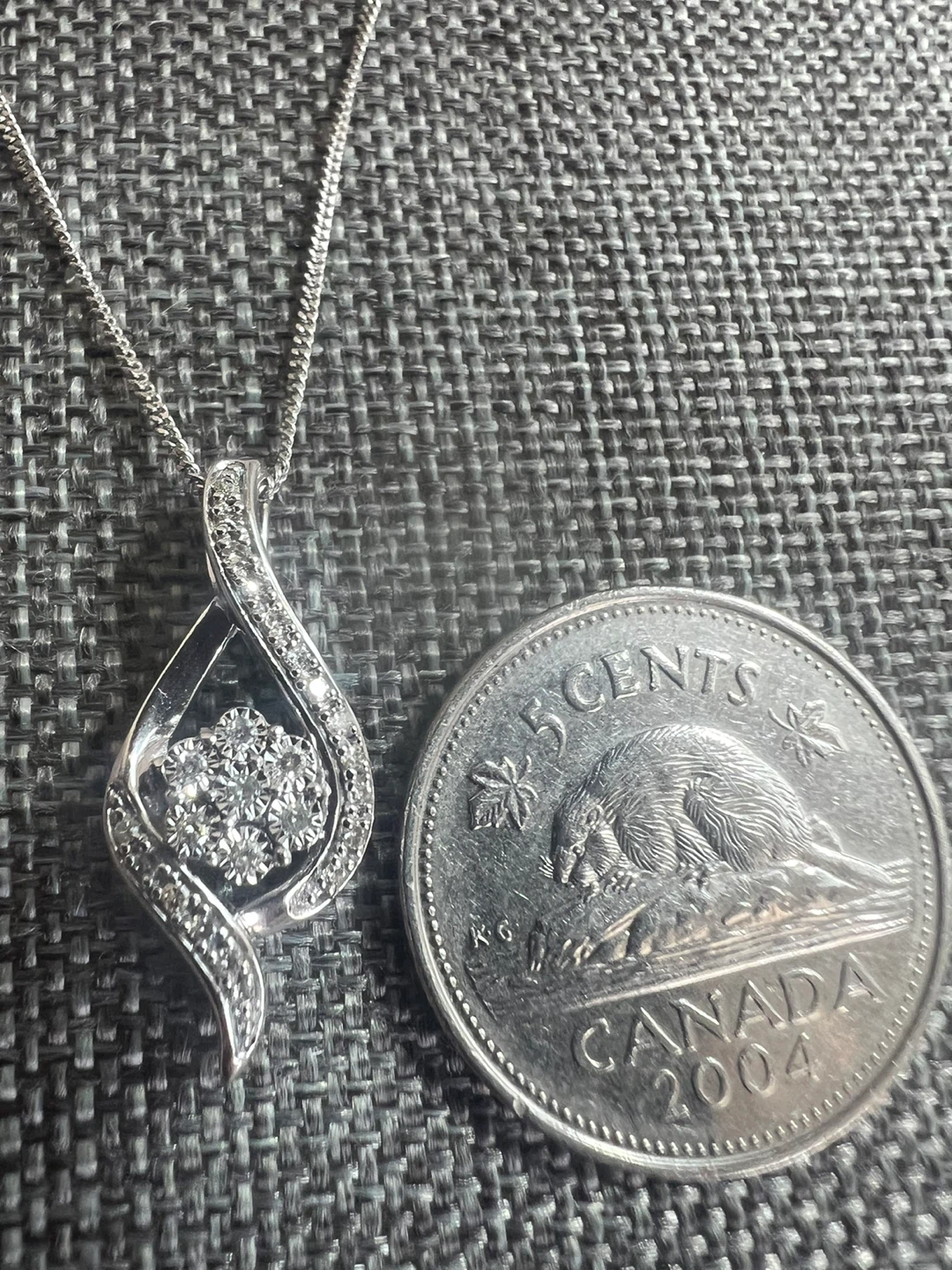 10 k Diamond Pendant Necklace