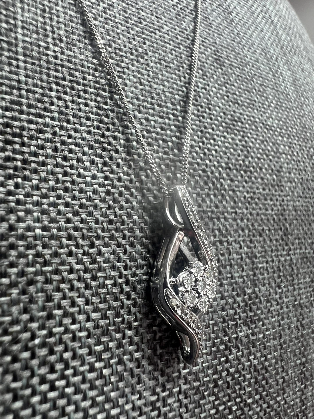 10 k Diamond Pendant Necklace - photo 5