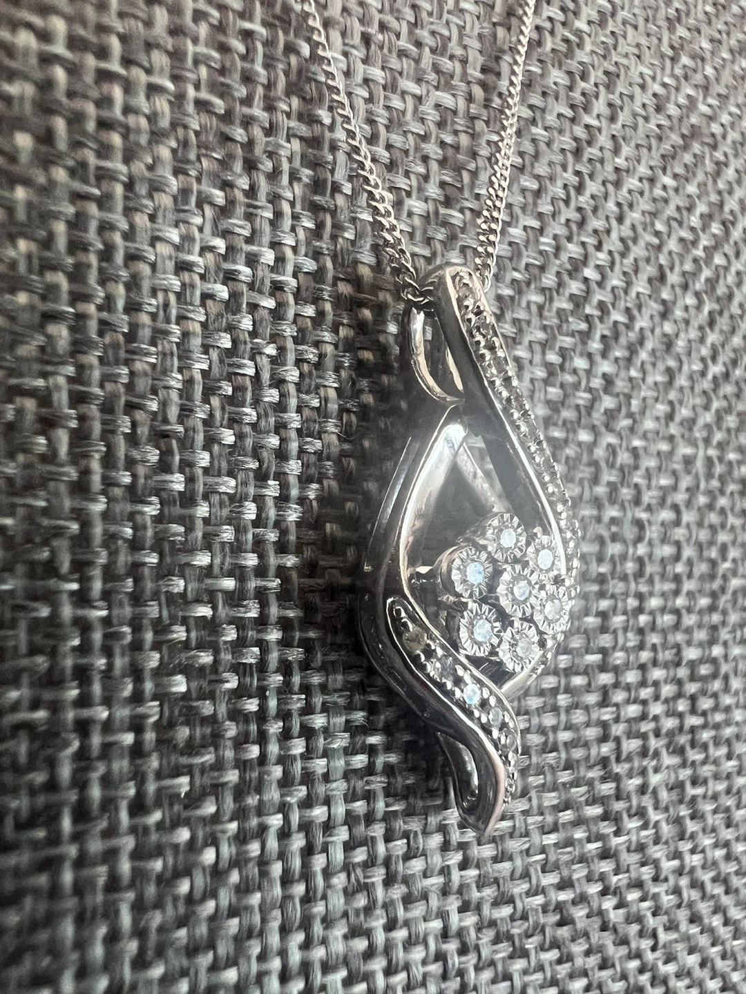 10 k Diamond Pendant Necklace - photo 3