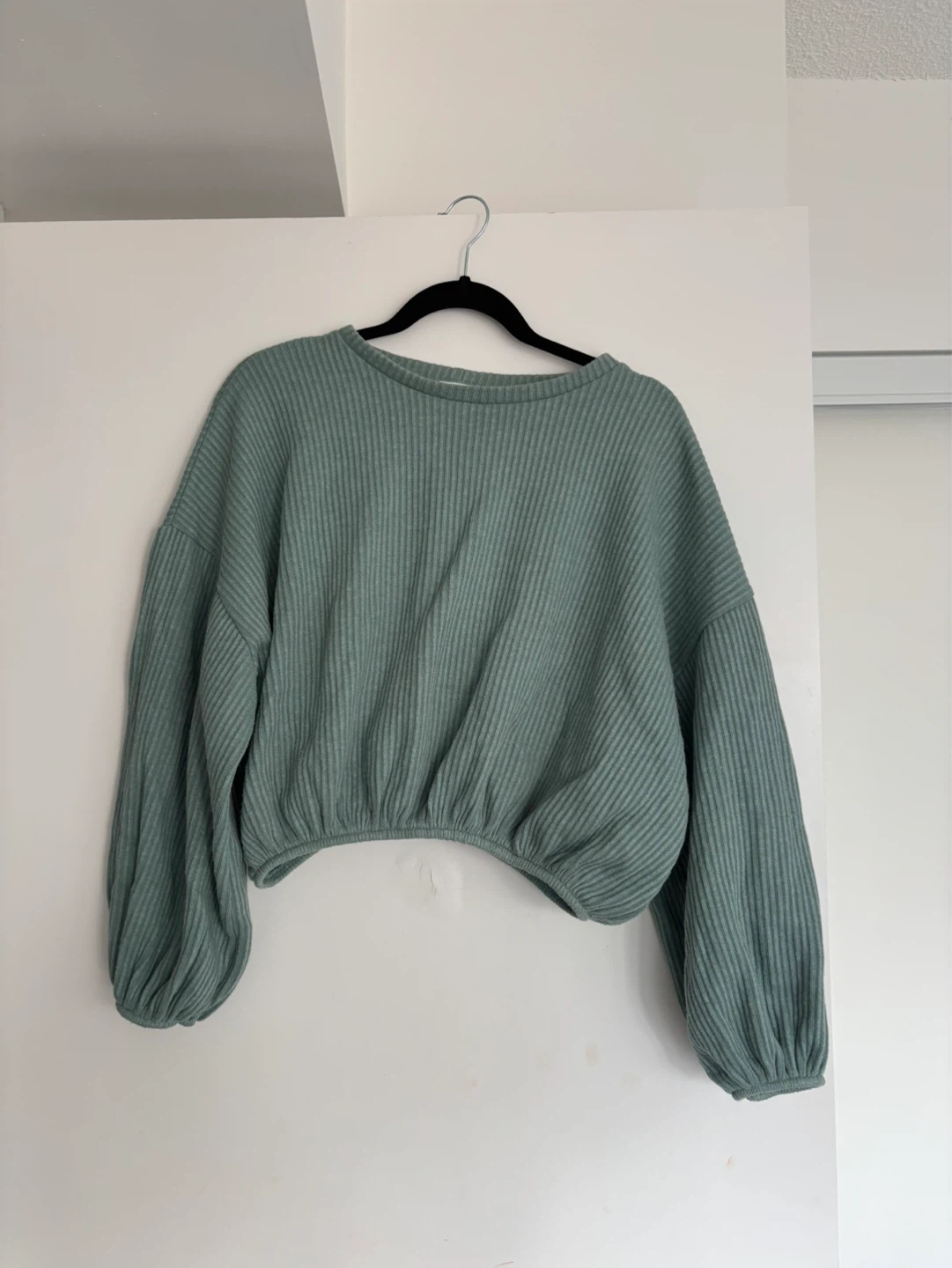 Zara Women's Ribbed Cropped Sweater