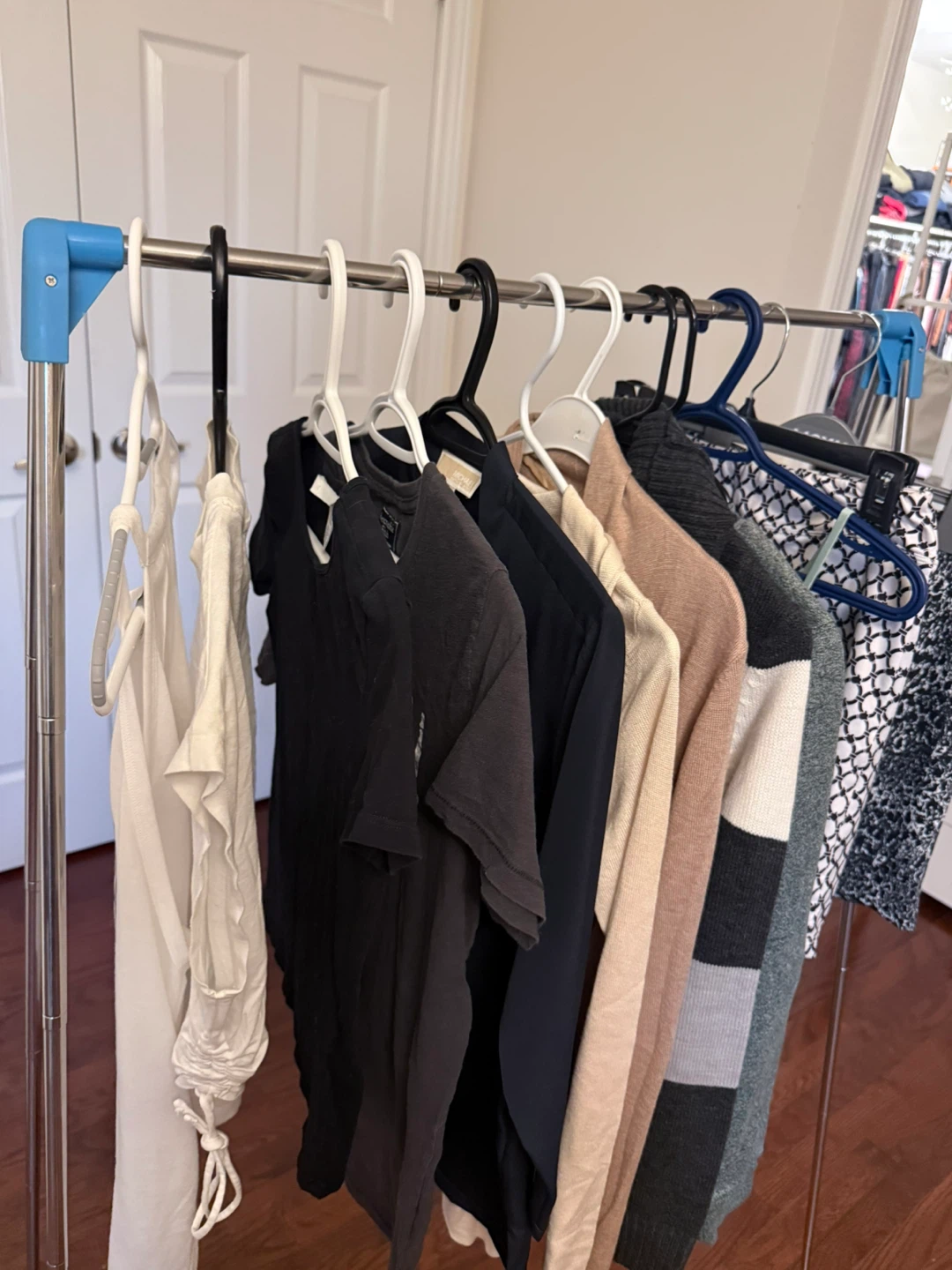 Lot of women’s clothing in size XS - photo 2