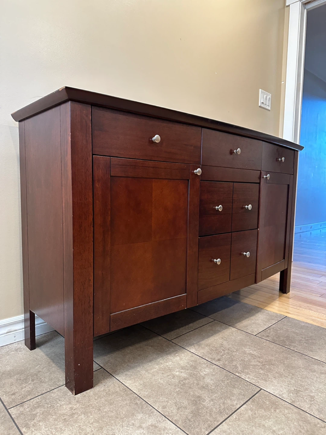 Beautiful Solid Wood Dresser / Sideboard (CAN DELIVER) - photo 2