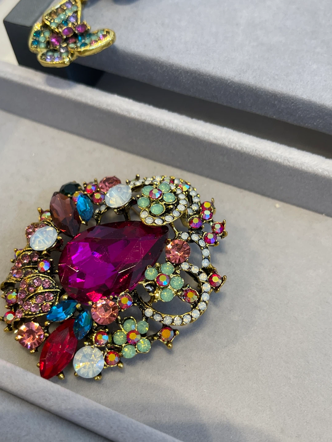 Vintage Style Multi-Color Crystal Brooch - photo 3