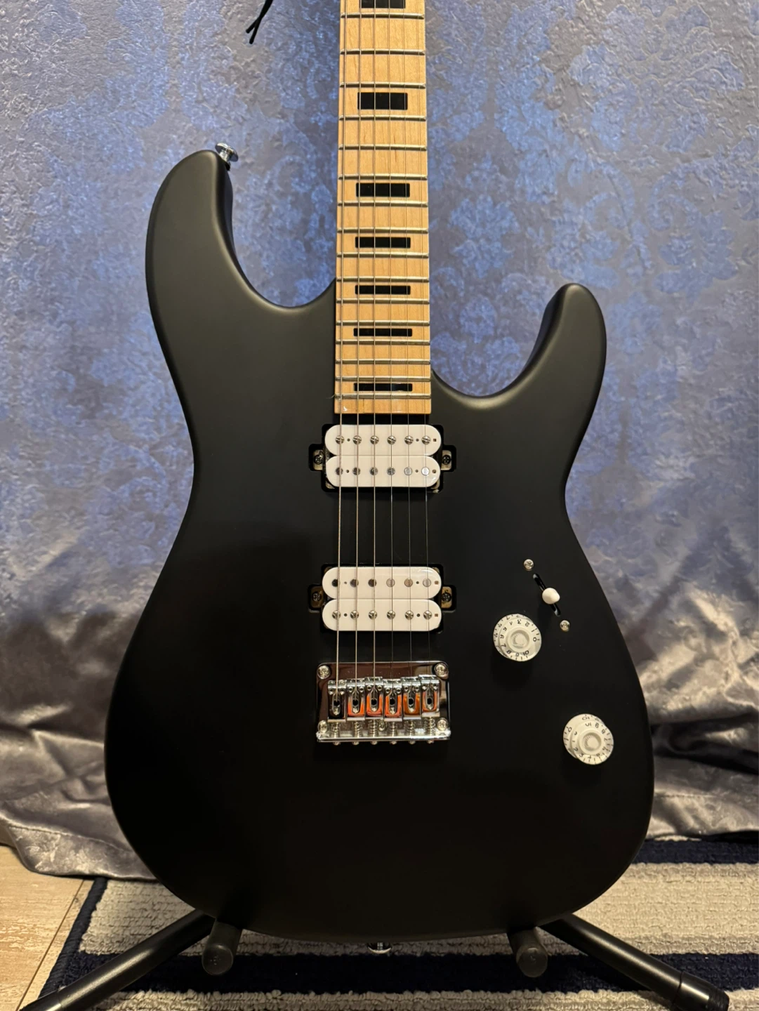Sawtooth Electric Guitar Package with Amplifier and Accessories - photo 3