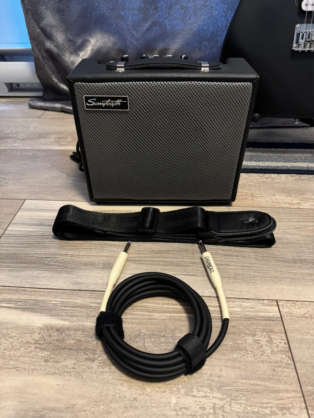Sawtooth Electric Guitar Package with Amplifier and Accessories - photo 2