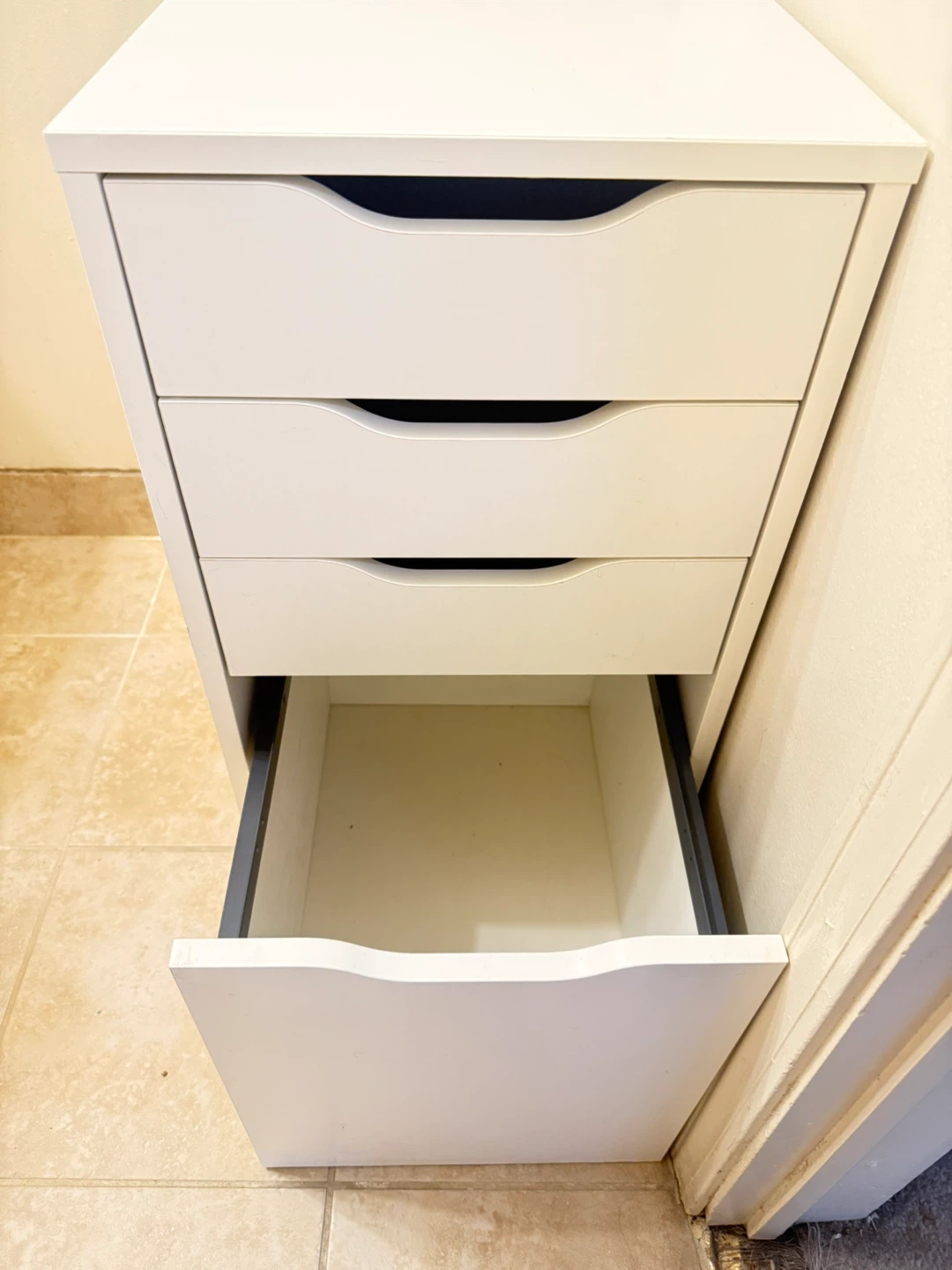 White 4-Drawer Cabinet - photo 4