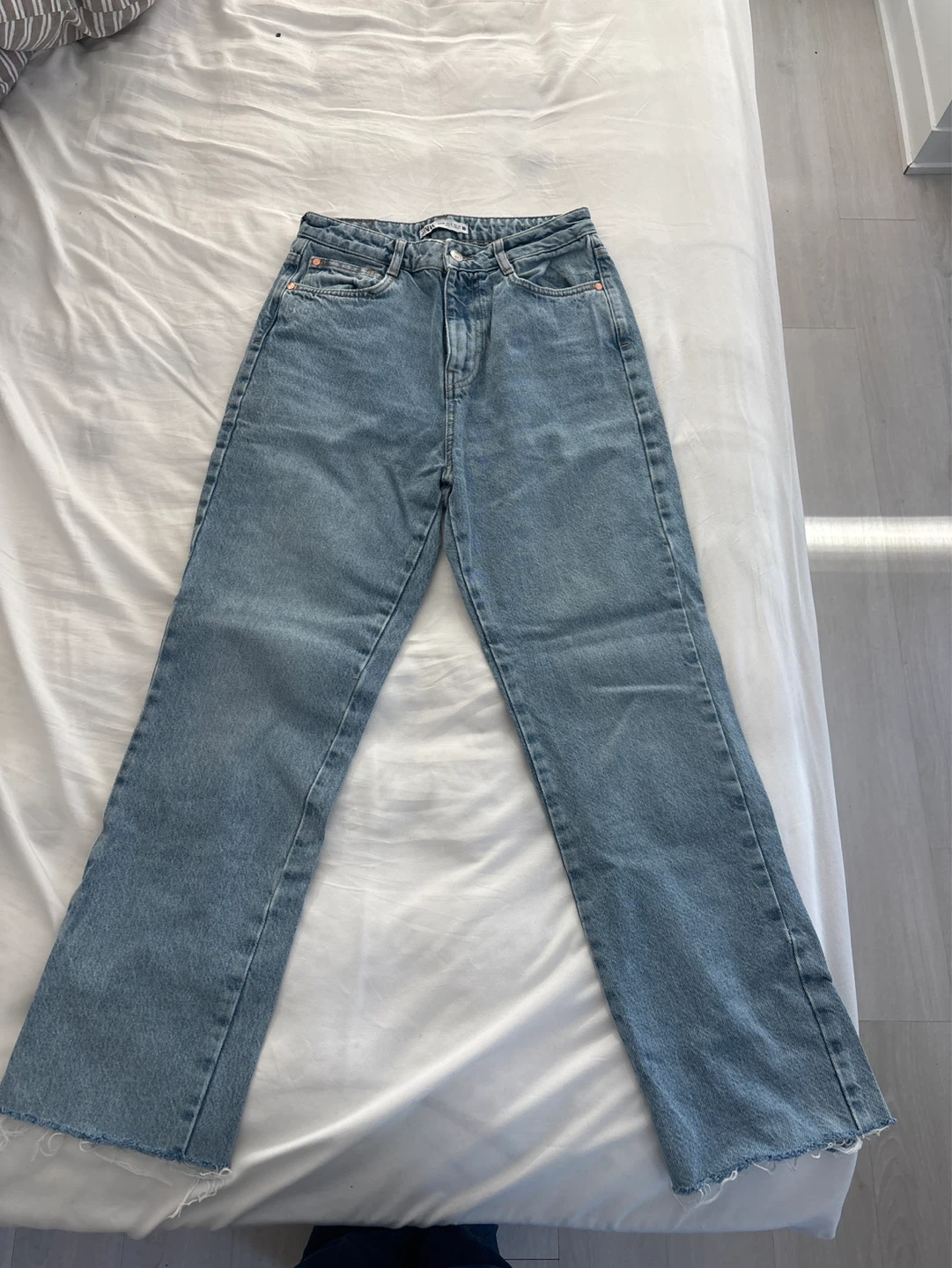 Light Wash Denim Jeans - Zara