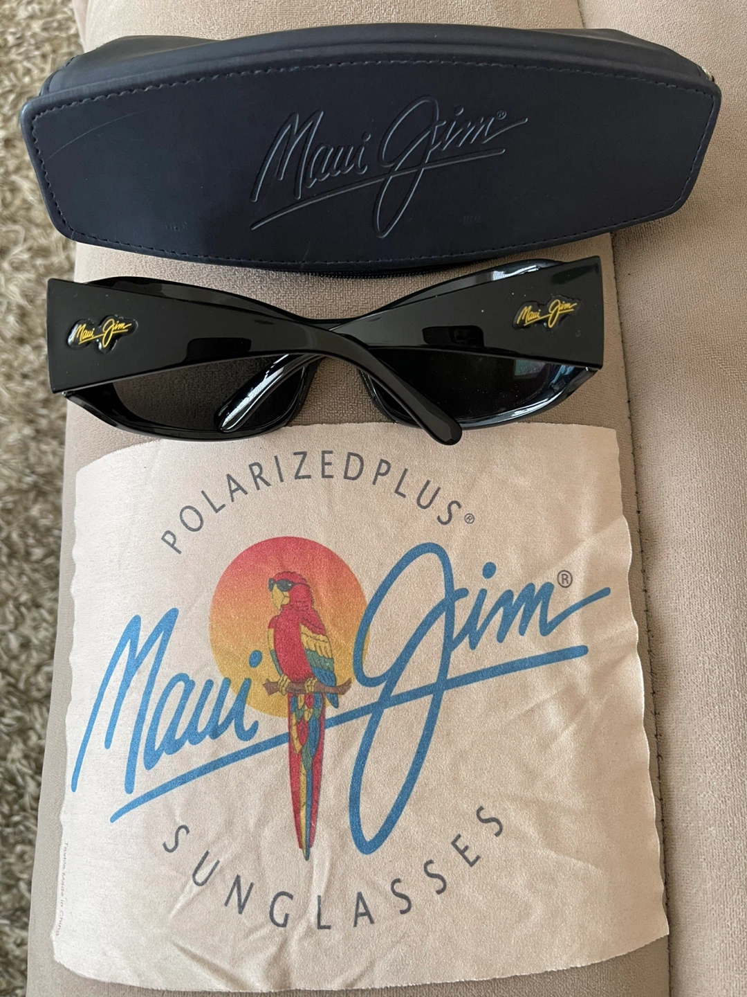 Maui Jim Sunglasses, Black Polarized, Wrap Style
