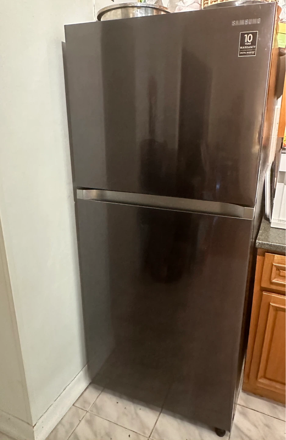 Samsung Refrigerator with Auto Ice Maker