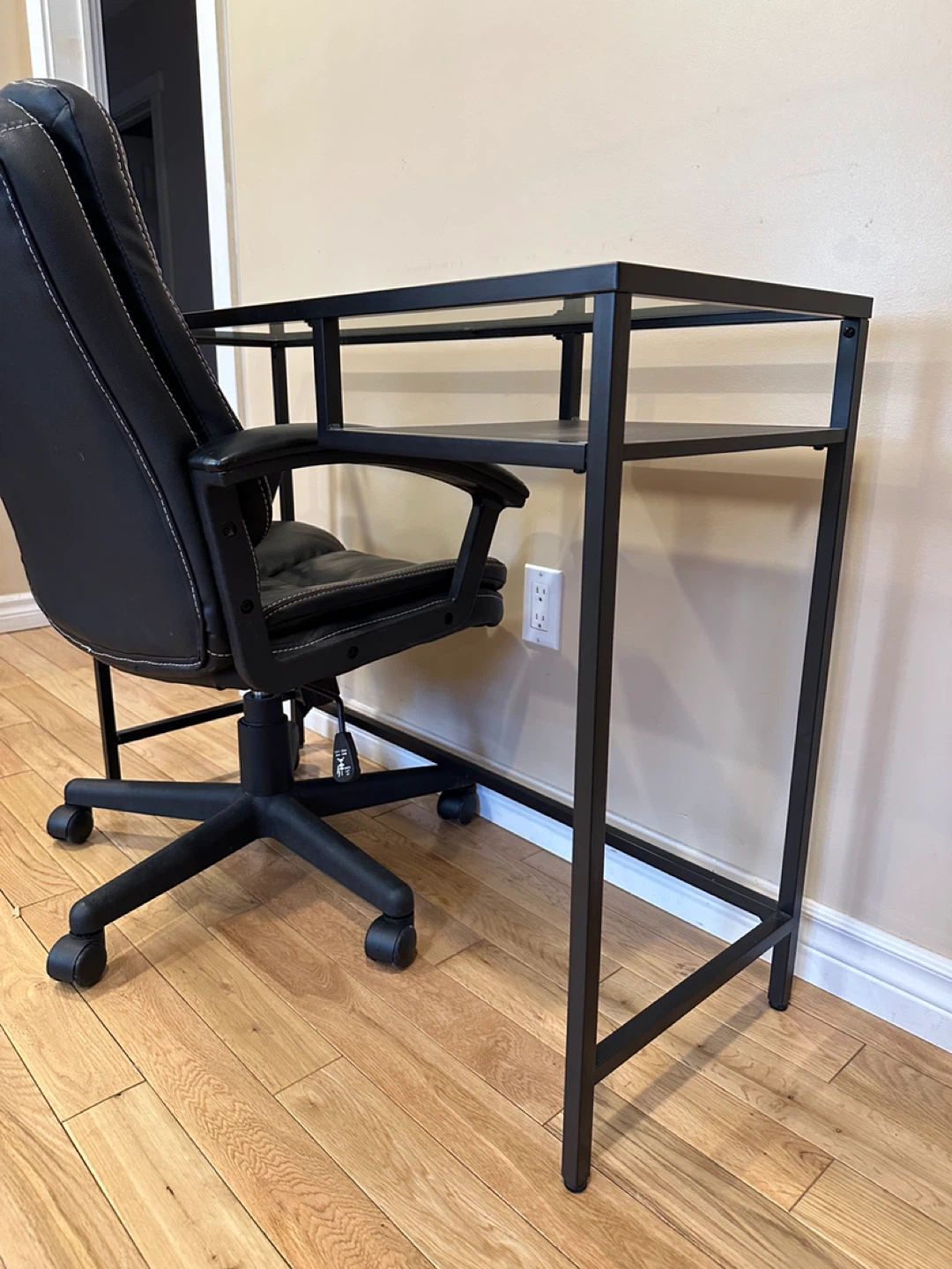 IKEA VITTSJÖ Glass Desk + Executive Office Chair (CAN DELIVER) - photo 4