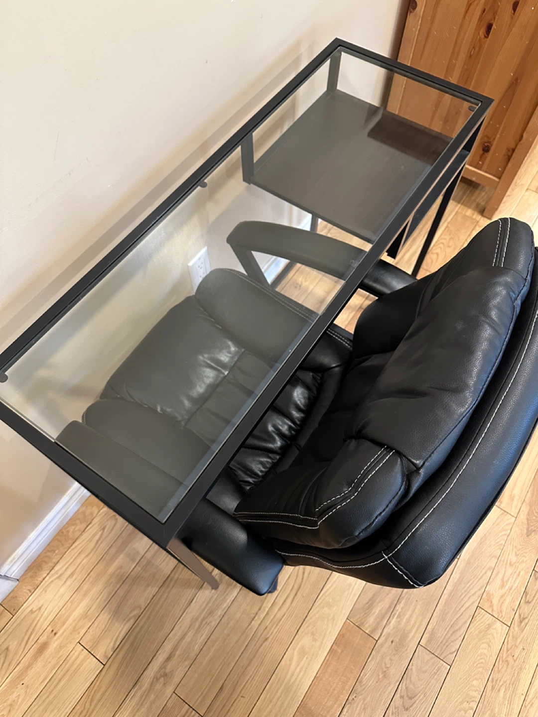 IKEA VITTSJÖ Glass Desk + Executive Office Chair (CAN DELIVER) - photo 3