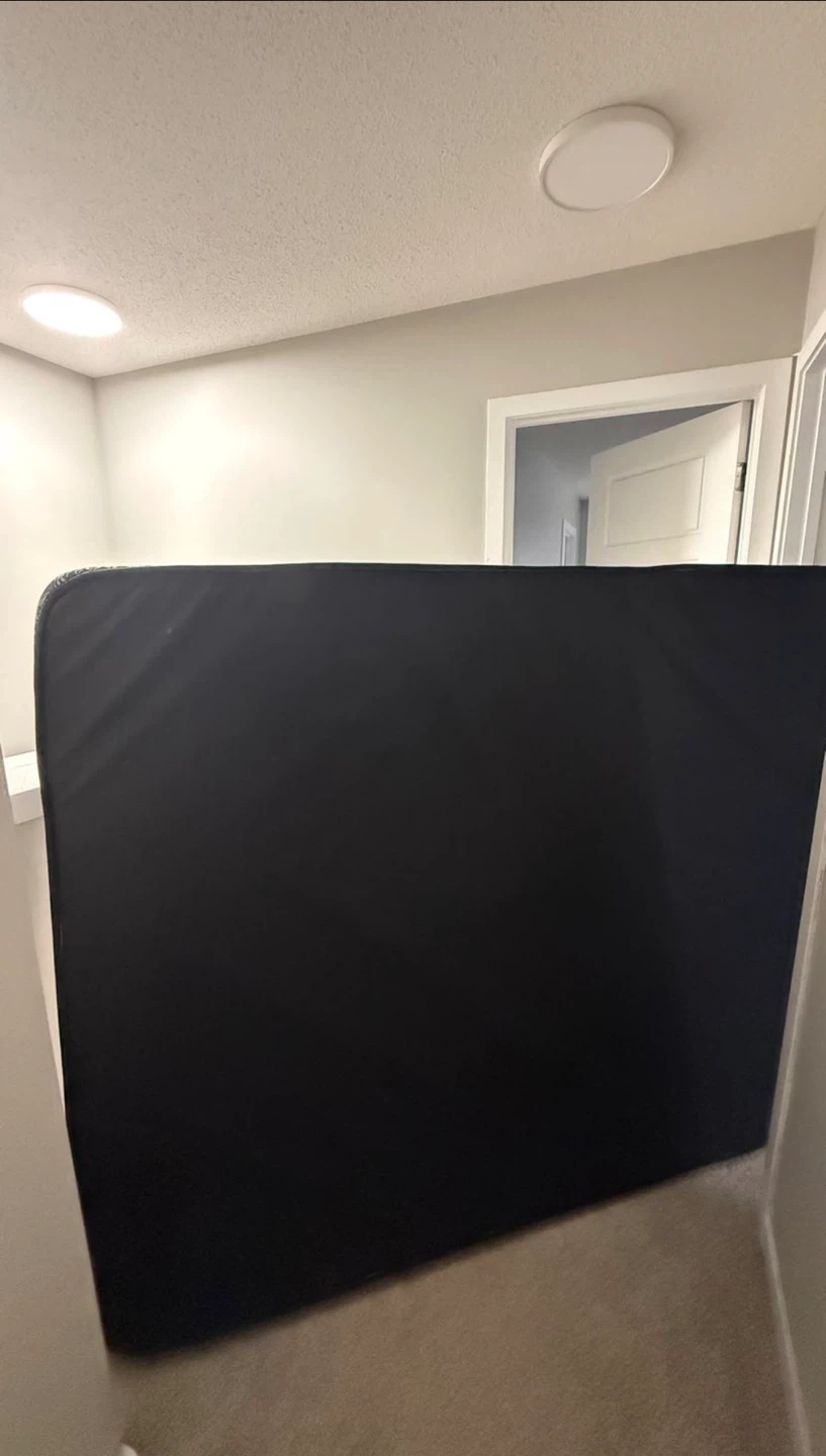 Queen Size Mattress - Medium Firm - Excellent Condition - photo 3