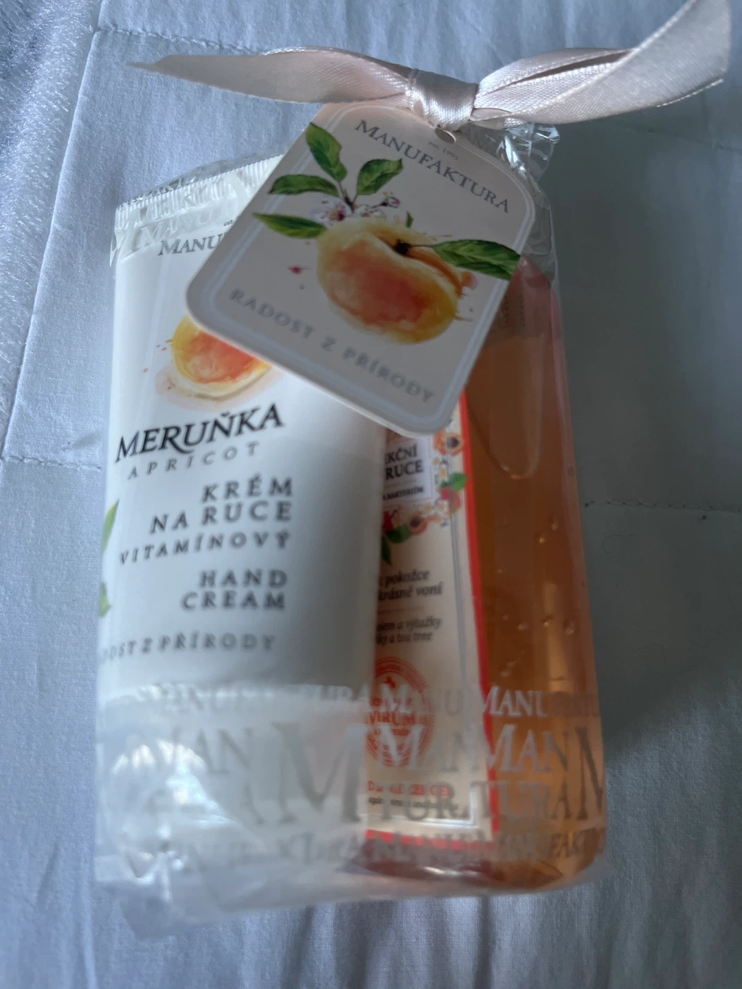 MANUFAKTURA Apricot Hand Cream & Shower Gel Set