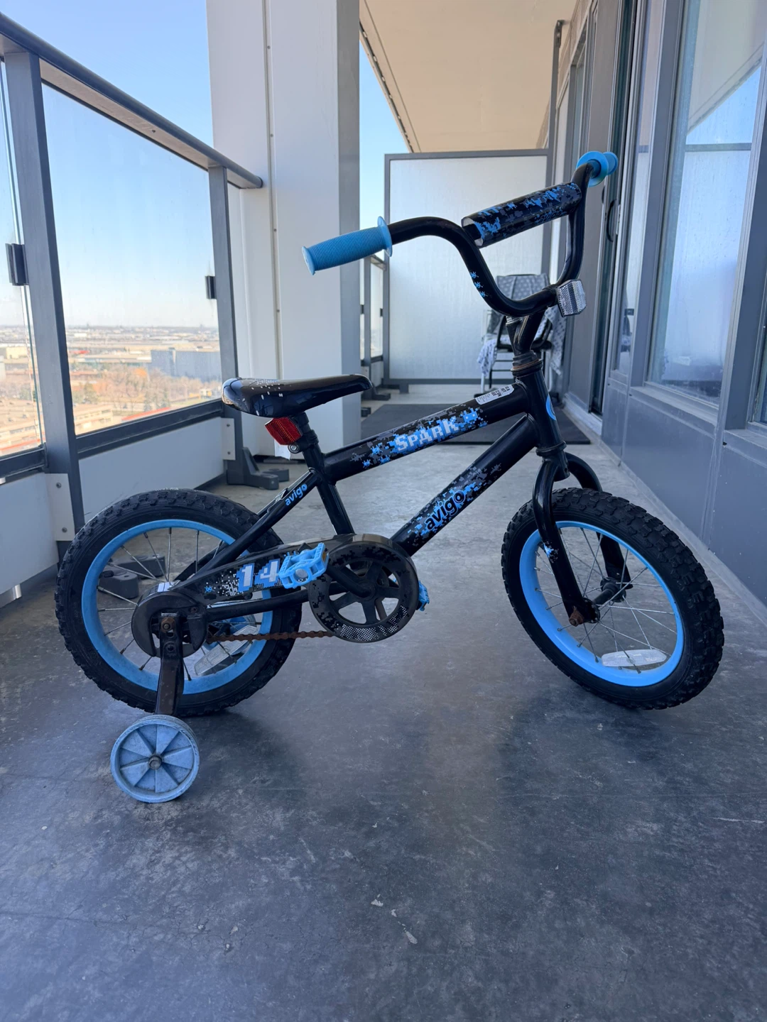 Avigo Spark 14" Kids Bike with Training Wheels