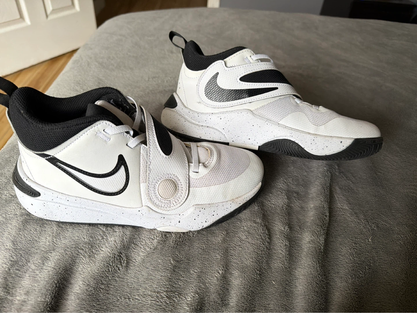 Nike Basketball Shoes - photo 4