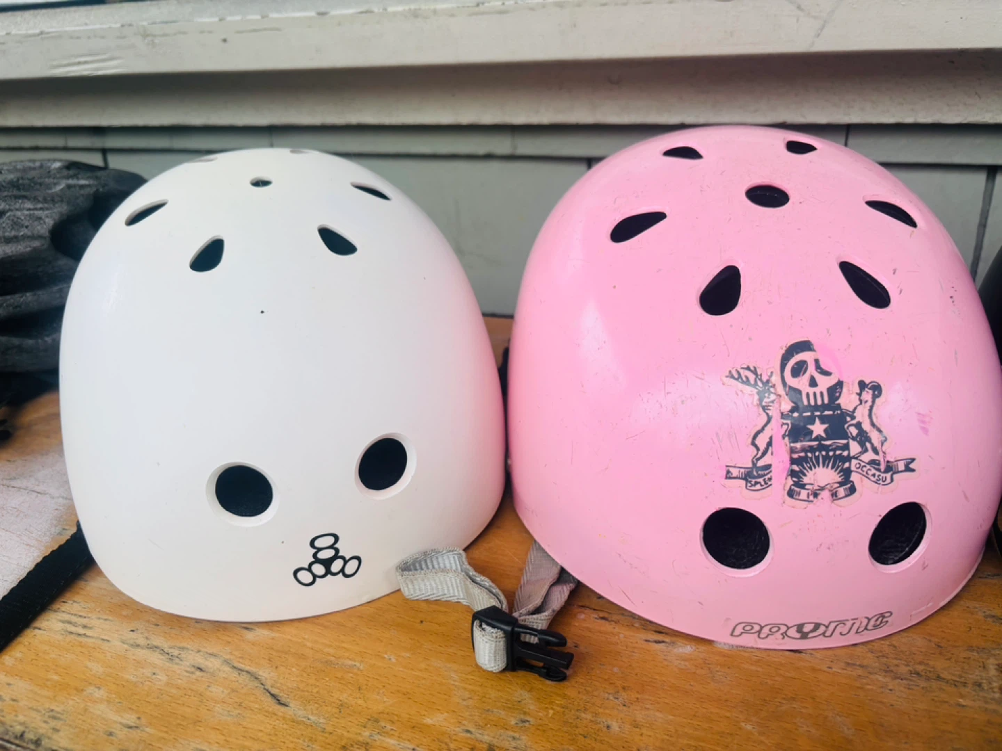 Four Assorted Youth Helmets - photo 2