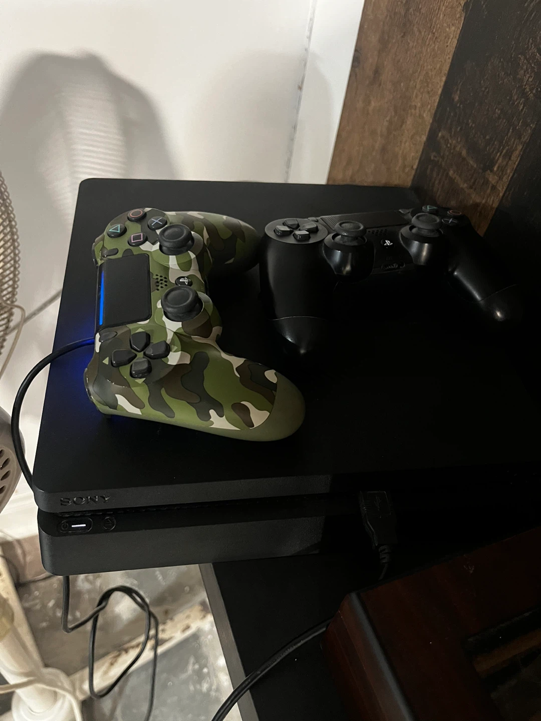 Sony PlayStation 4 Slim Bundle with Games and Controllers - photo 4