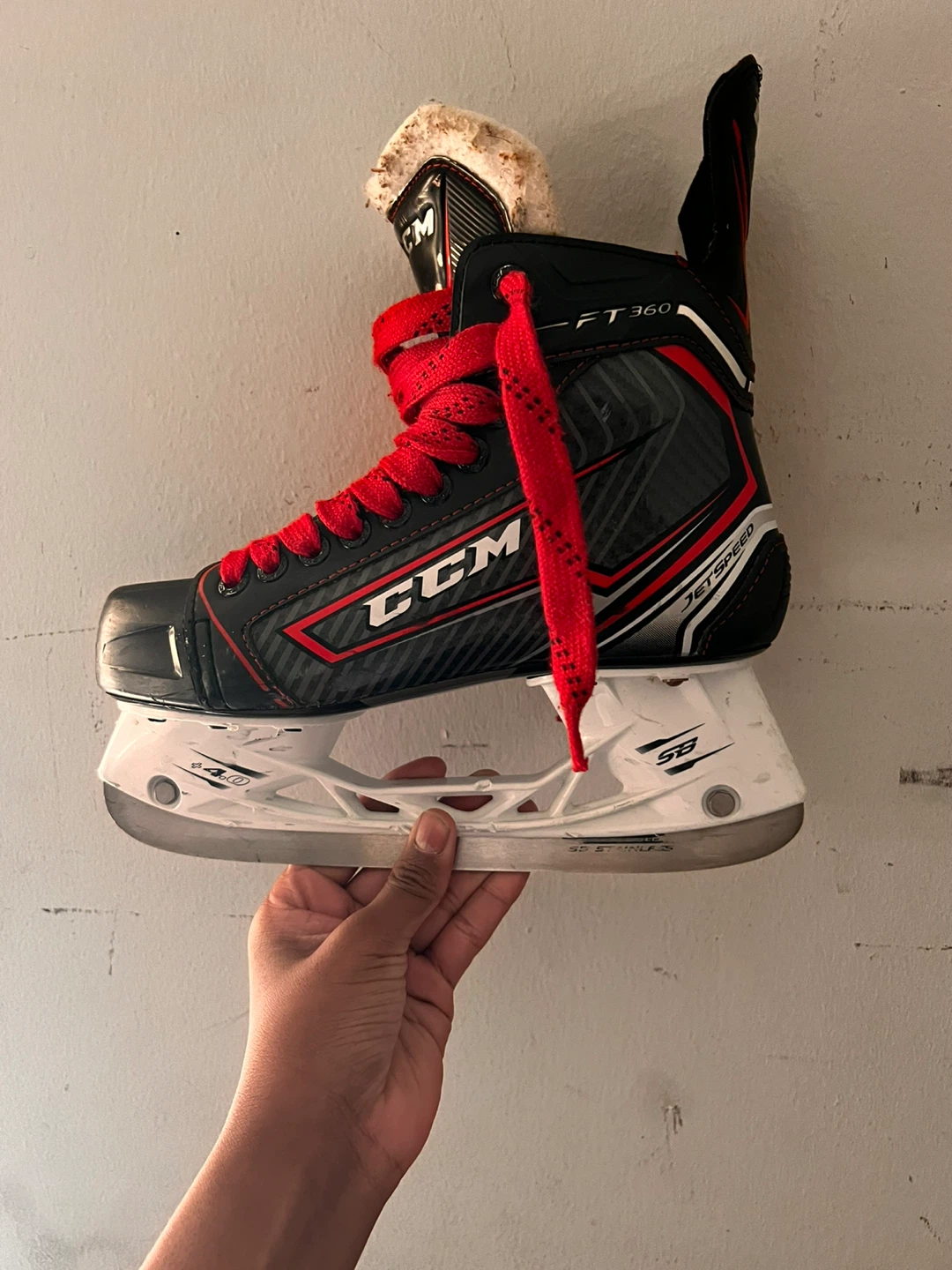 CCM FT360 Ice Hockey Skates Size 4.5 - photo 5