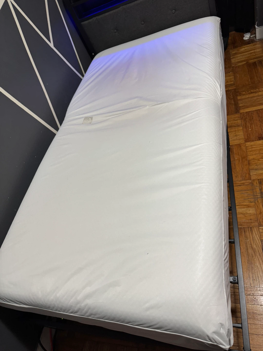 Twin bed with LEDS and outlet - photo 5