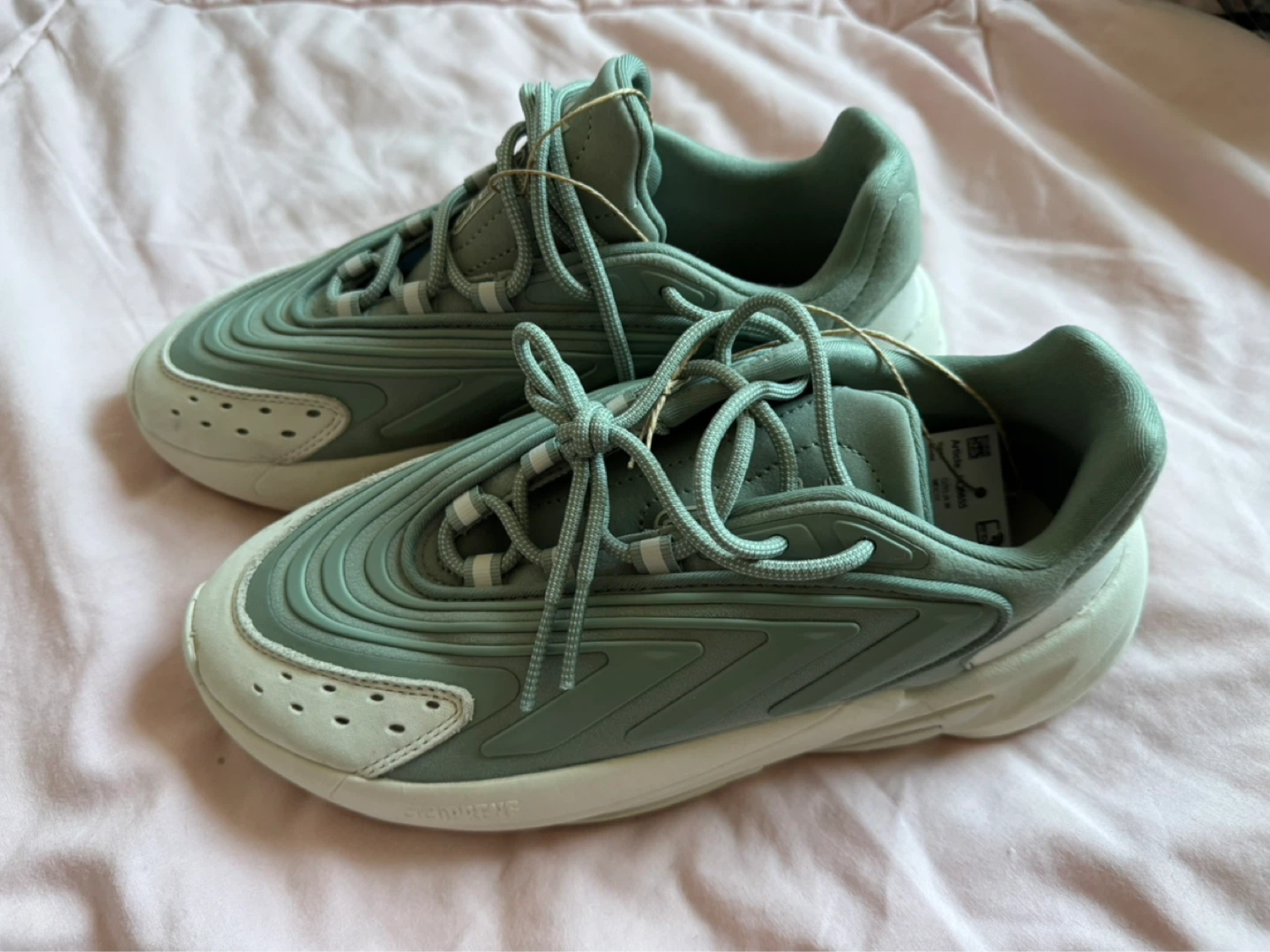 Adidas "Ozelia" Sneakers Size 7