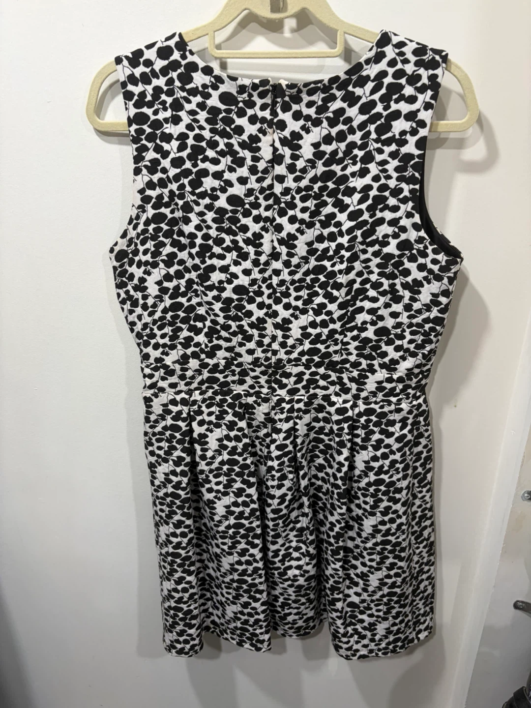 Cynthia Rowley Black & White Leaf Print Dress - Size 14 - photo 2