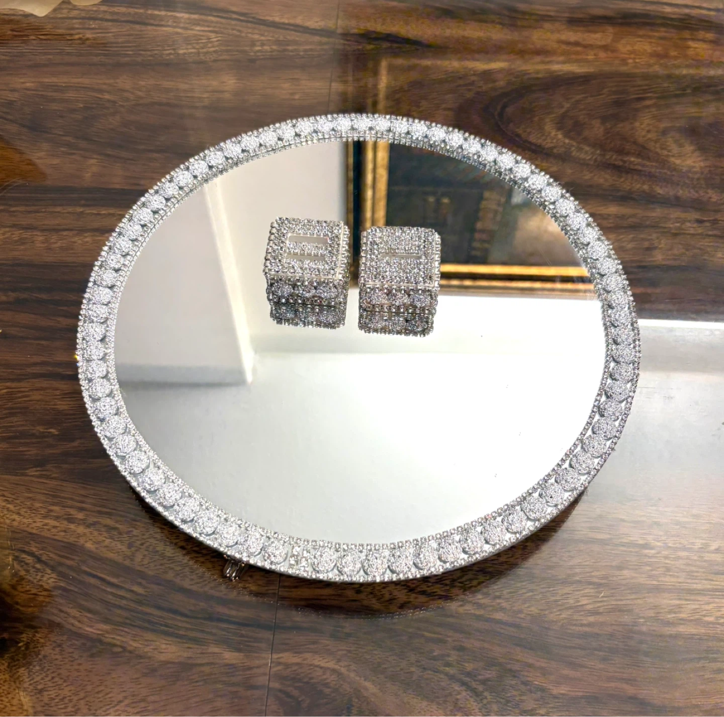 Round mirror tray with crushed diamond and silver rhinestones