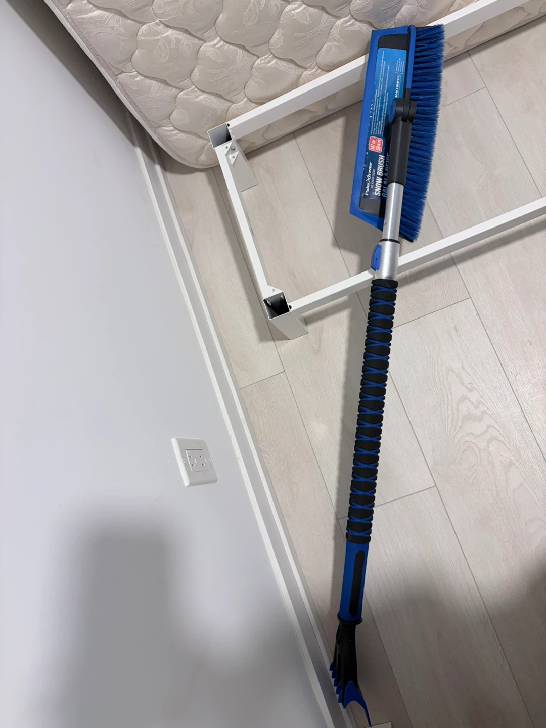 snow brush for car