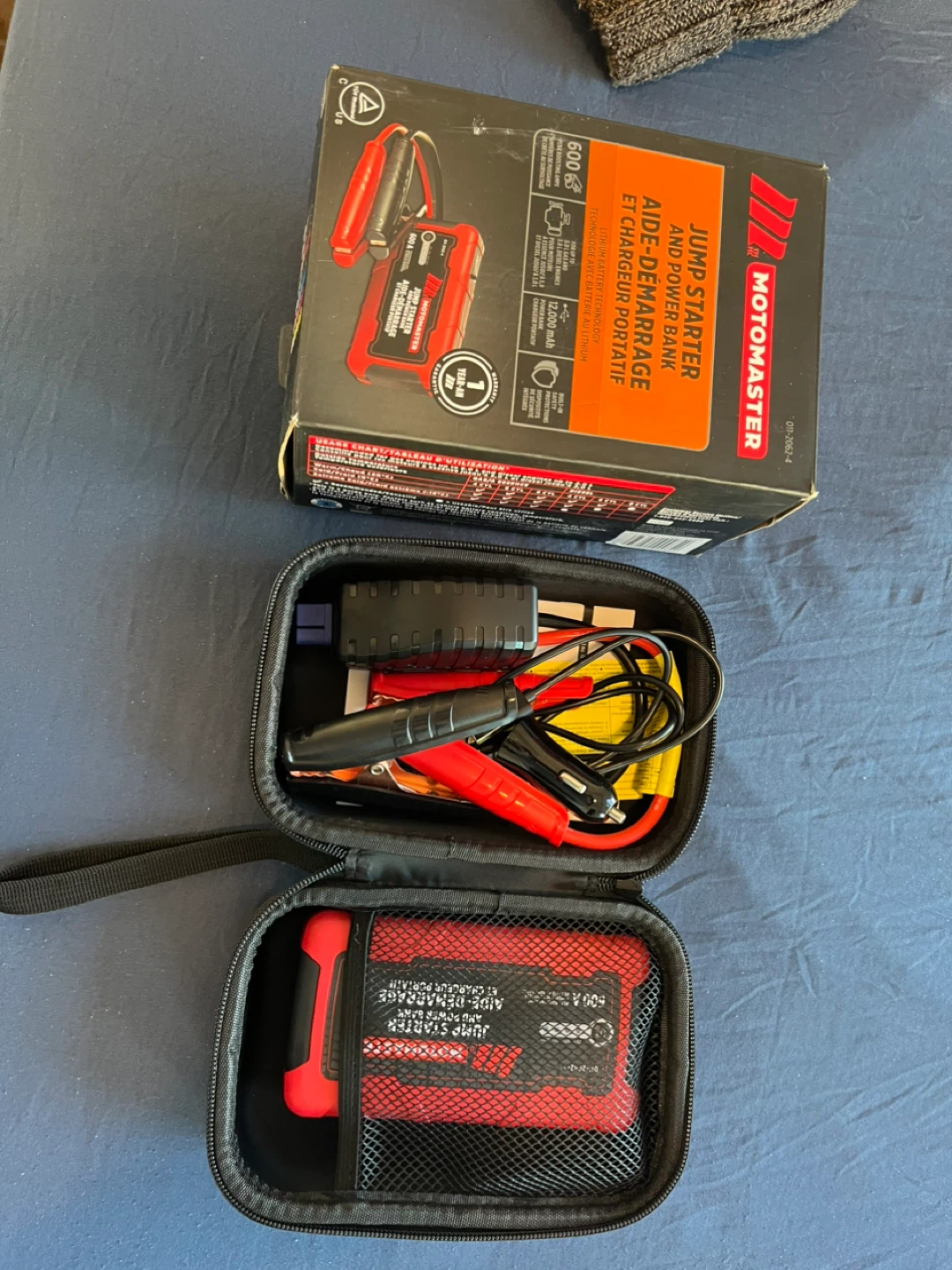 Motomaster Jump Starter and Power Bank - photo 3
