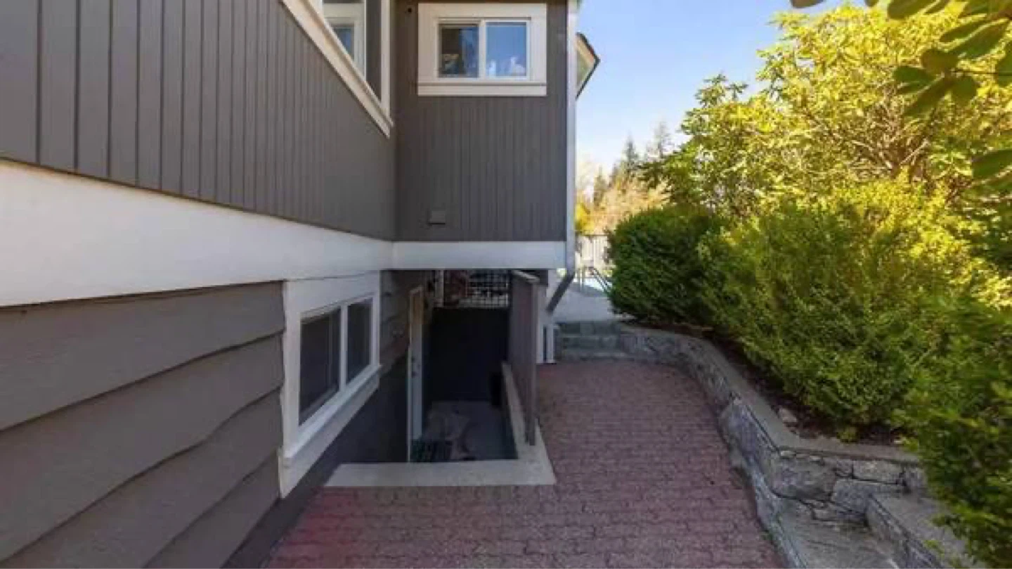 3 bedrooms 1 bath for rent near UBC - photo 3