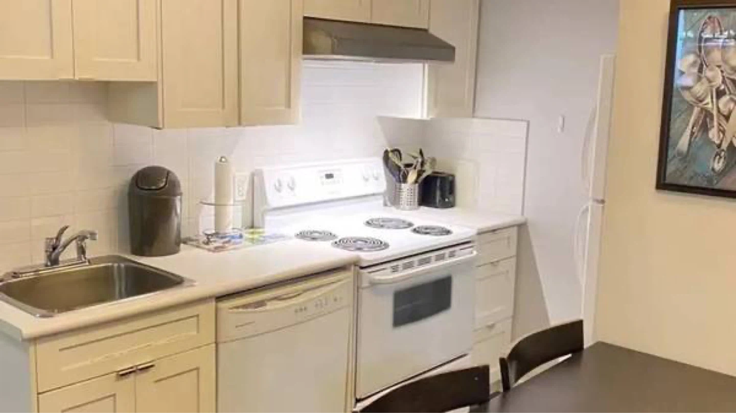 3 bedrooms 1 bath for rent near UBC - photo 4