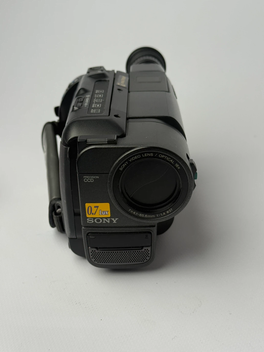 Sony Handycam CCD-TRV430 Camcorder - photo 5