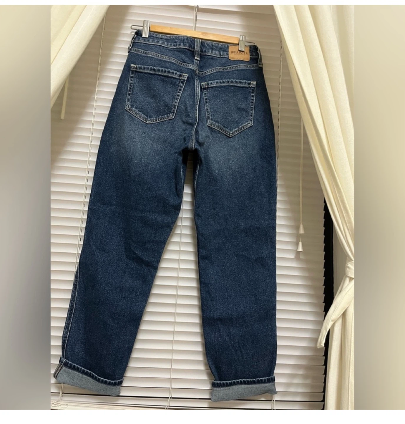 NEW/ Hollister California Curvy Ultra High Rise Mom Jean - photo 3