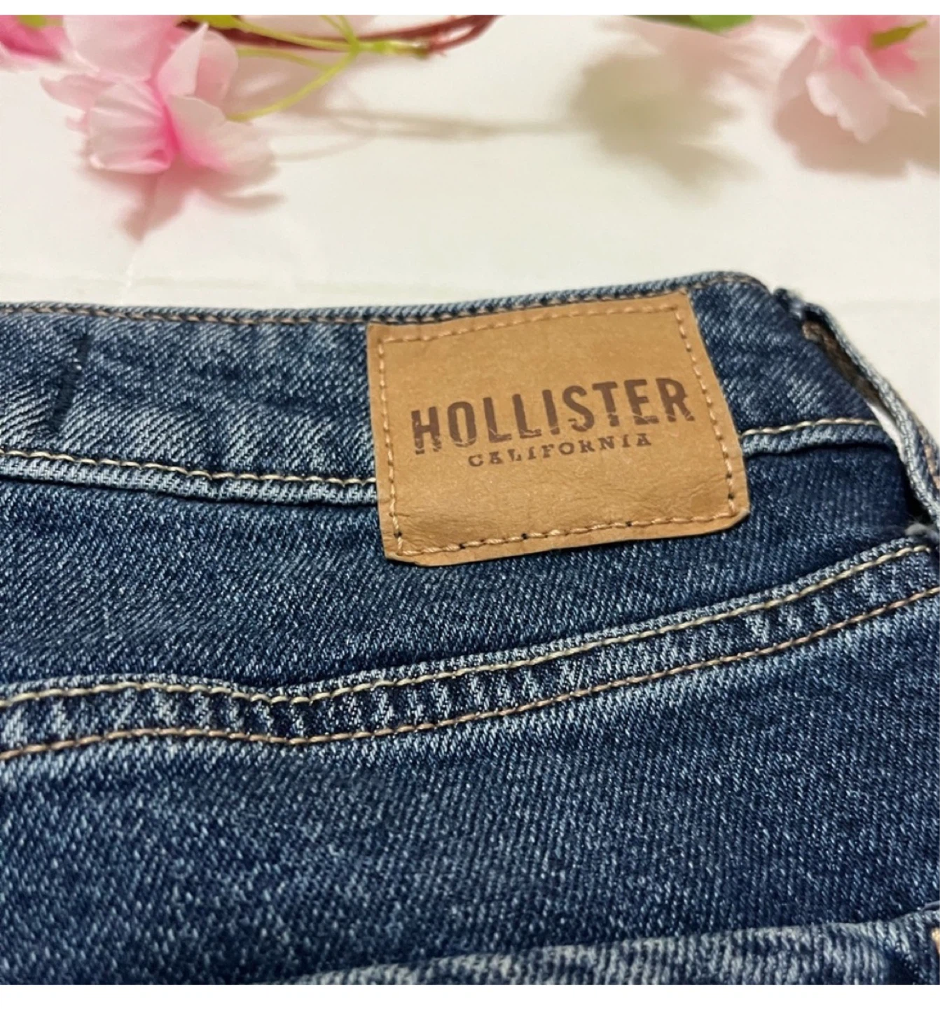 NEW/ Hollister California Curvy Ultra High Rise Mom Jean - photo 5