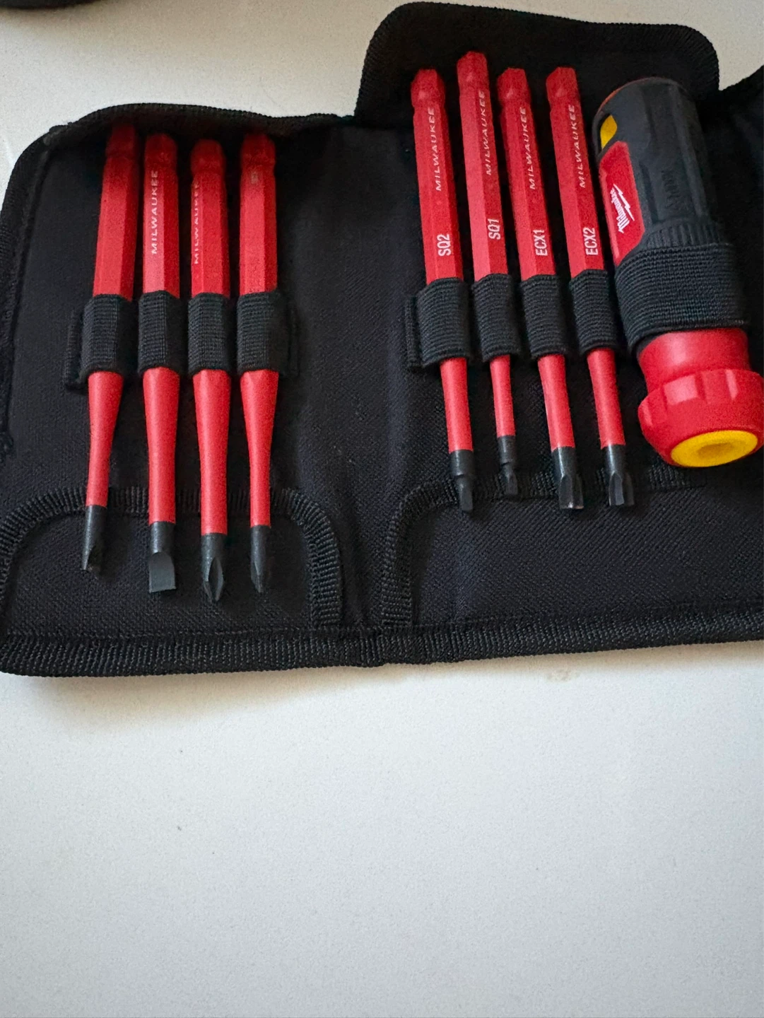 Milwaukee 1000V Insulated Multi-Bit Screwdriver Set - photo 3
