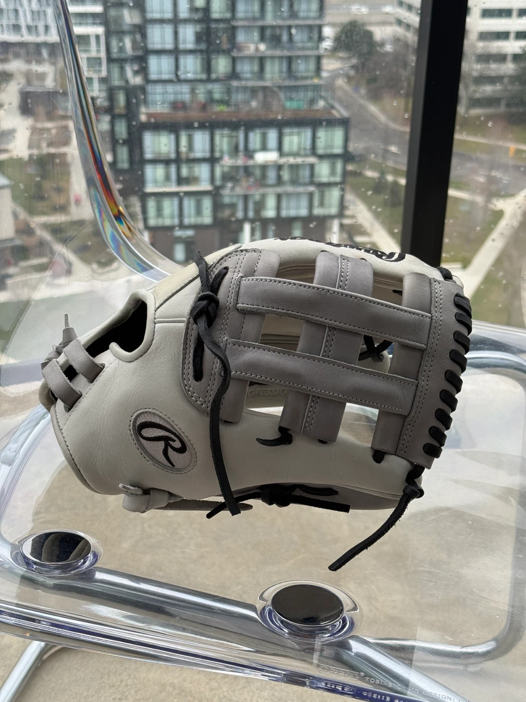 Rawlings Heart of the hide baseball/softball glove
