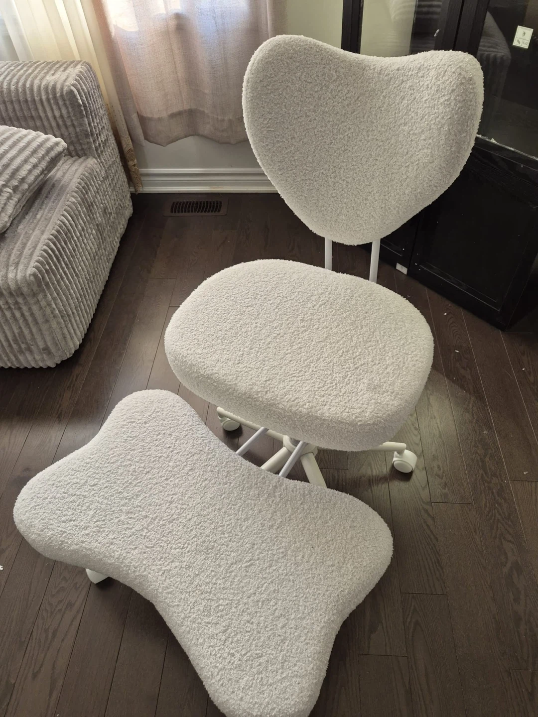 White Teddy Fleece Ergonomic Kneeling Chair - photo 2