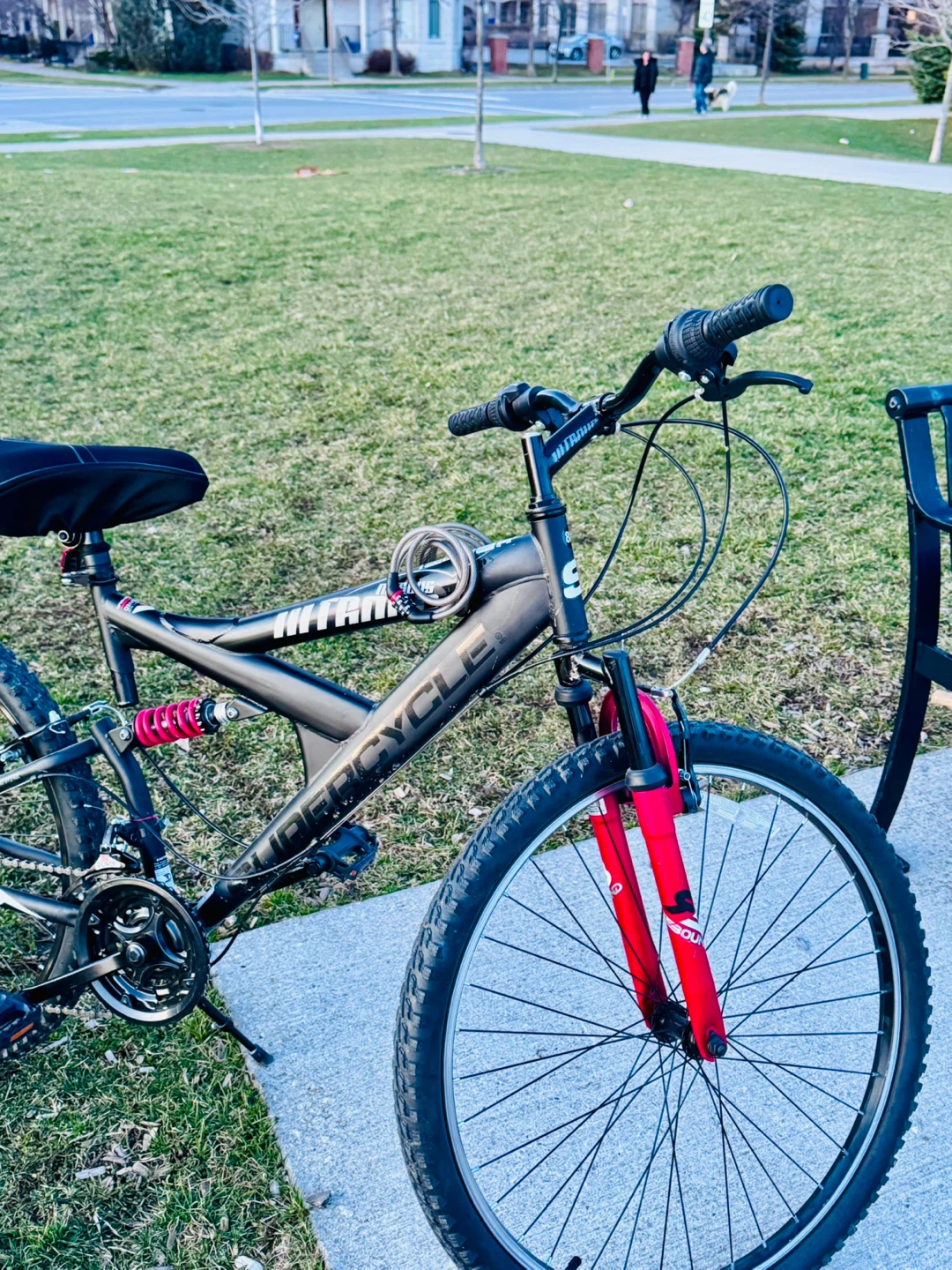 Supercycle Bike + Bell Zephyr 550 Pump – Very Good Condition set - photo 2