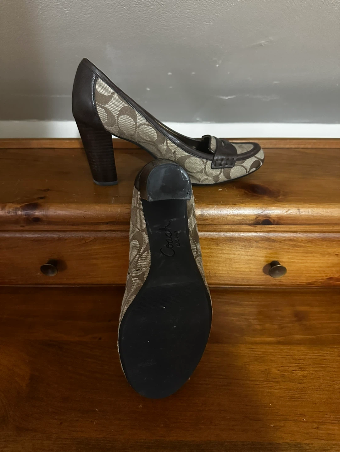Vintage Coach Signature C Monogram Heels - photo 3
