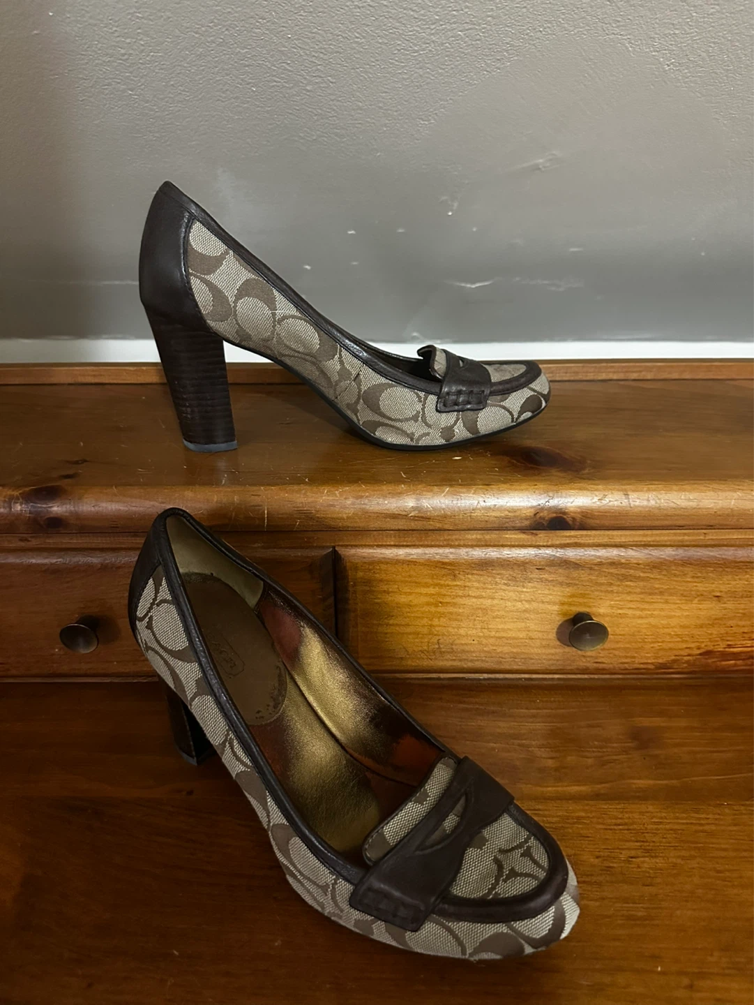 Vintage Coach Signature C Monogram Heels - photo 2