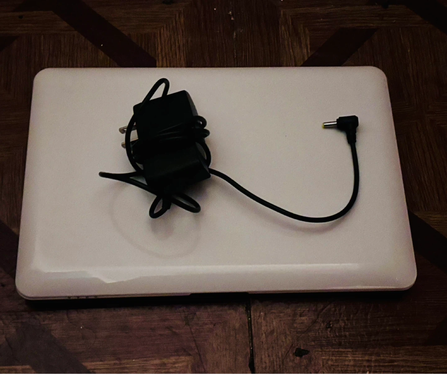 WOLVOL White Mini Laptop - photo 2