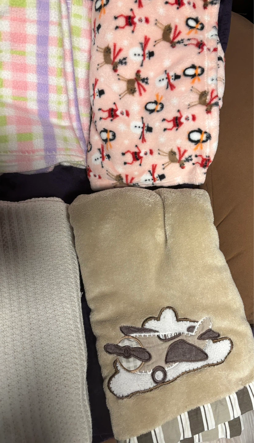 Bundle of  11 Baby Blankets - photo 2