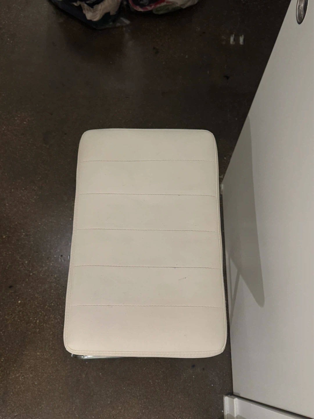 [Moving Sale] SICOTAS Bar Stools - Set of 2 - photo 4