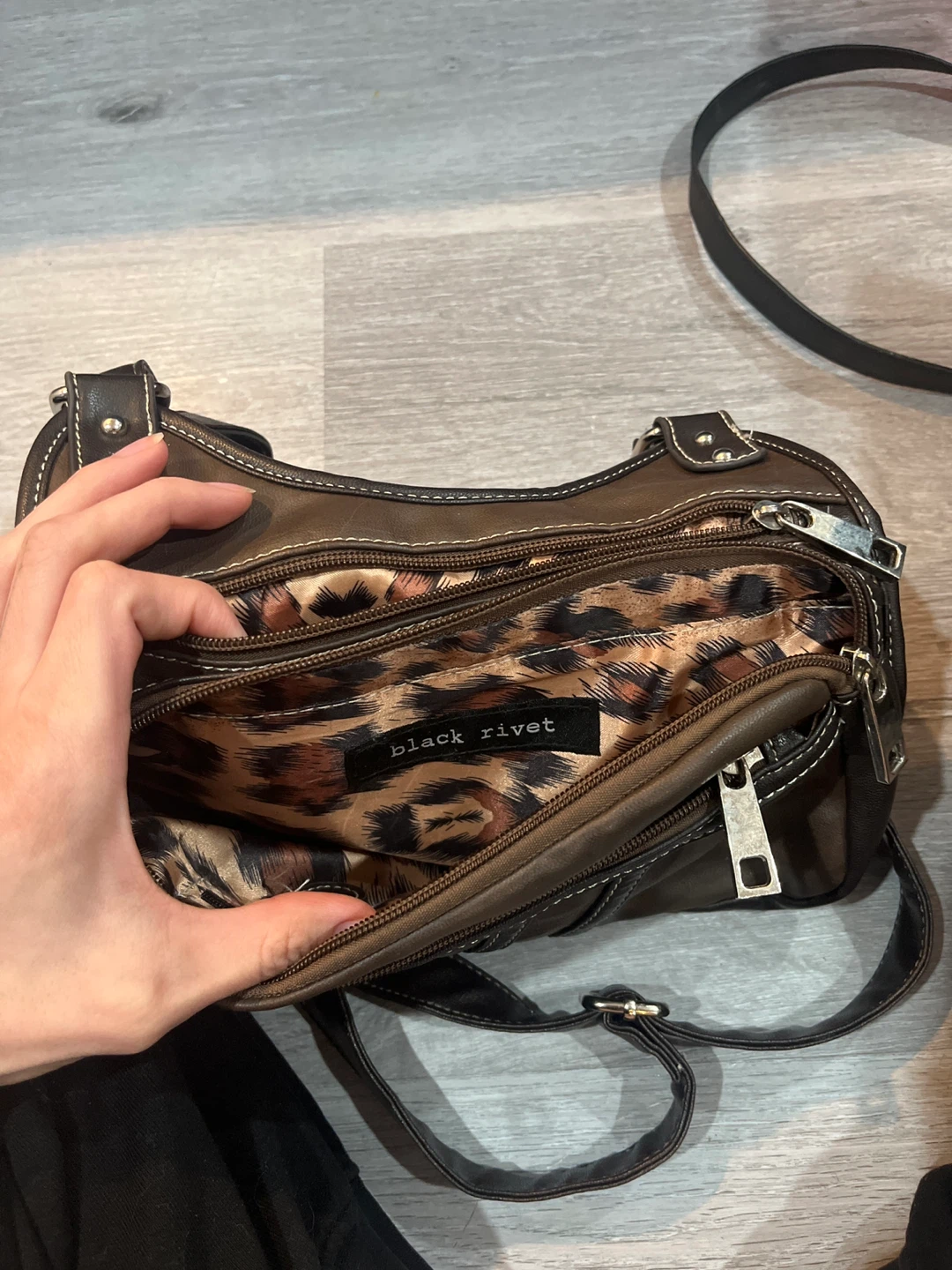 Black Rivet Brown Crossbody Purse - photo 3