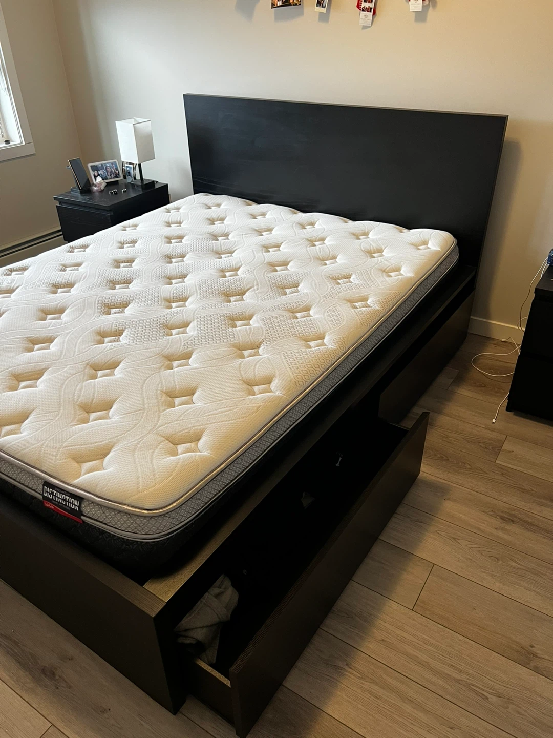 Complete Queen Bedroom Set - Sleep Country Mattress