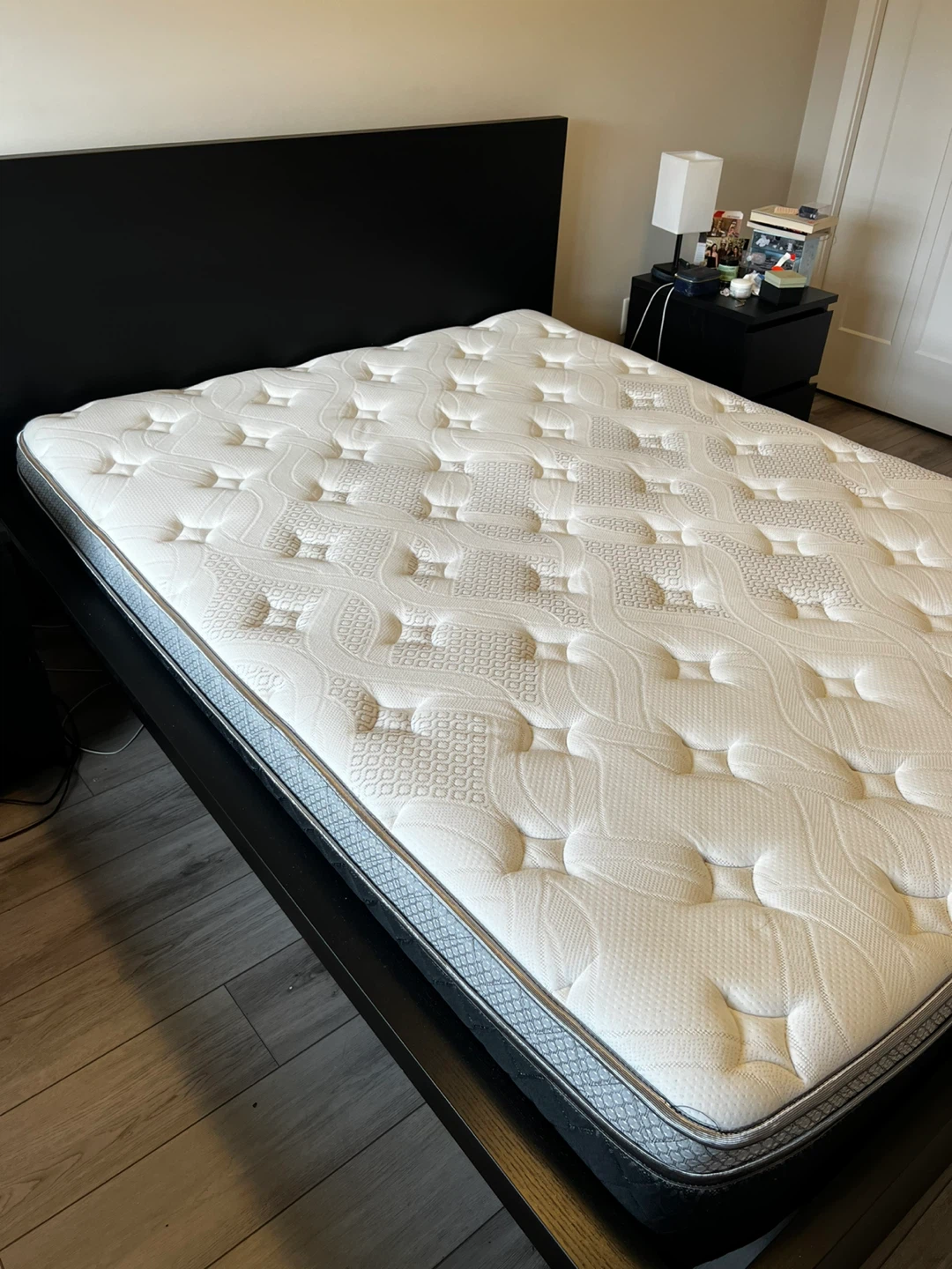 Complete Queen Bedroom Set - Sleep Country Mattress - photo 4