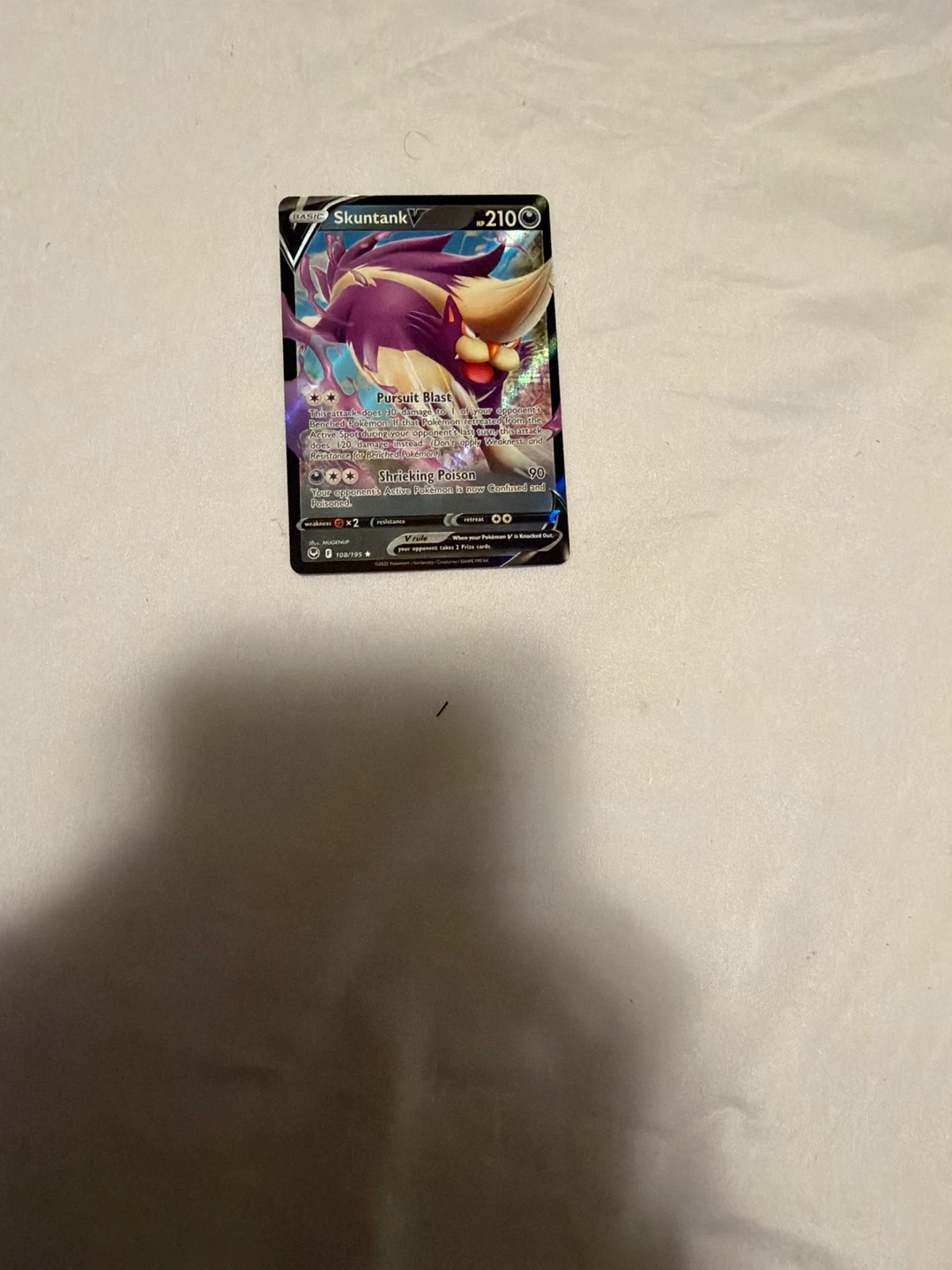 Pokemon Skuntank V TCG Card 108/195