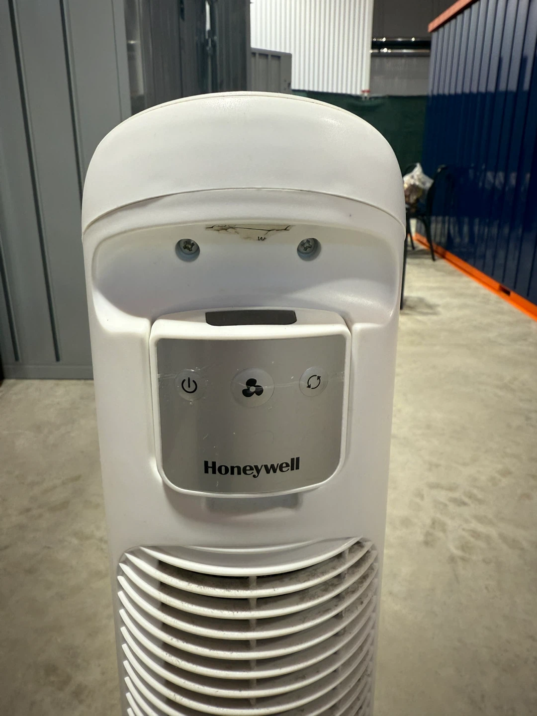 Honeywell QuietSet Tower Fan - photo 3